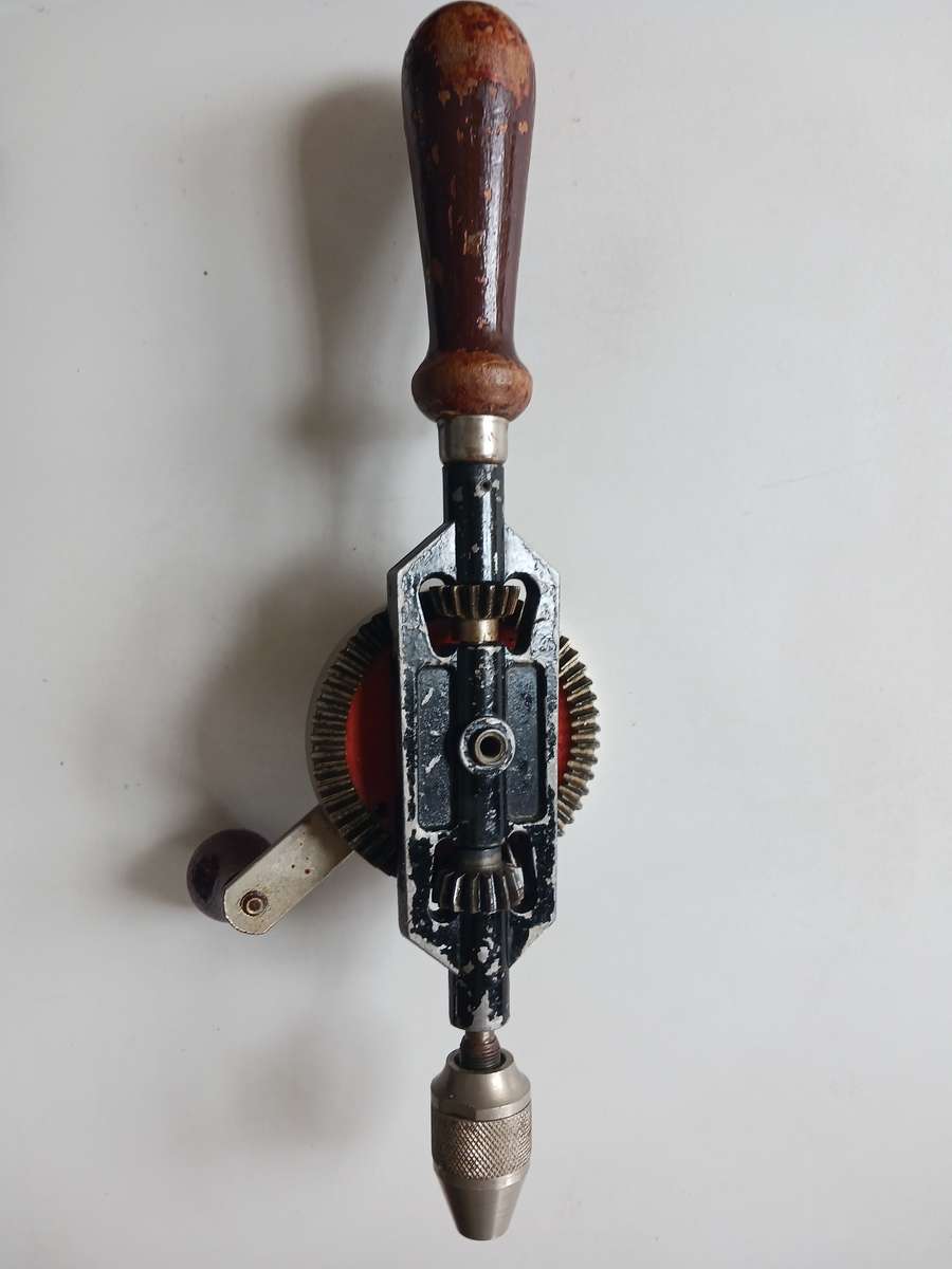 Vintage Stanley Hand Drill Made in England No. 803 ( in good condition )