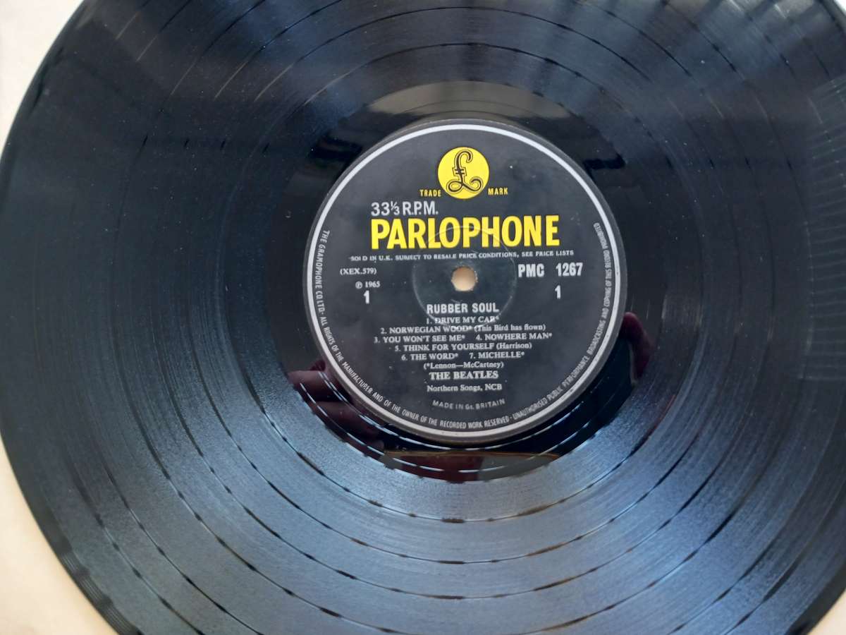 The Beatles - Rubber Soul  ( scares 1965 UK released LP VG+ / VG+ )