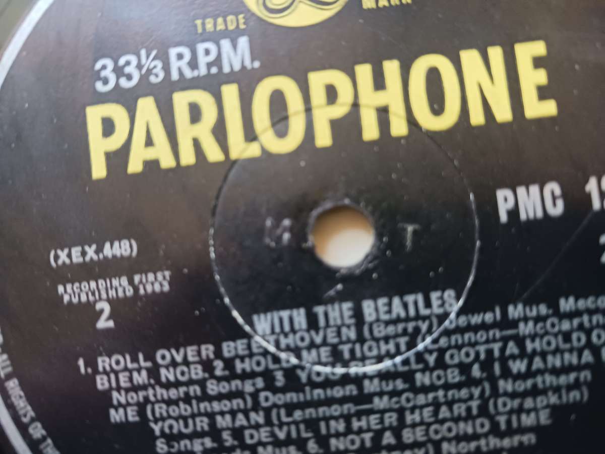 The Beatles - With The Beatles ( 1963  UK pressing, vinyl mono sleeve marked stereo, LP )