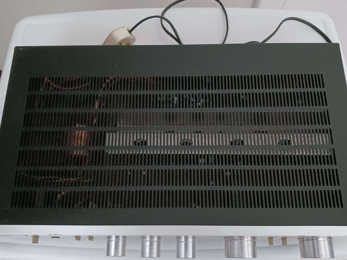 Pioneer Vintage Stereo Amplifier  SA 408   (20 watts per channel ) in good working order