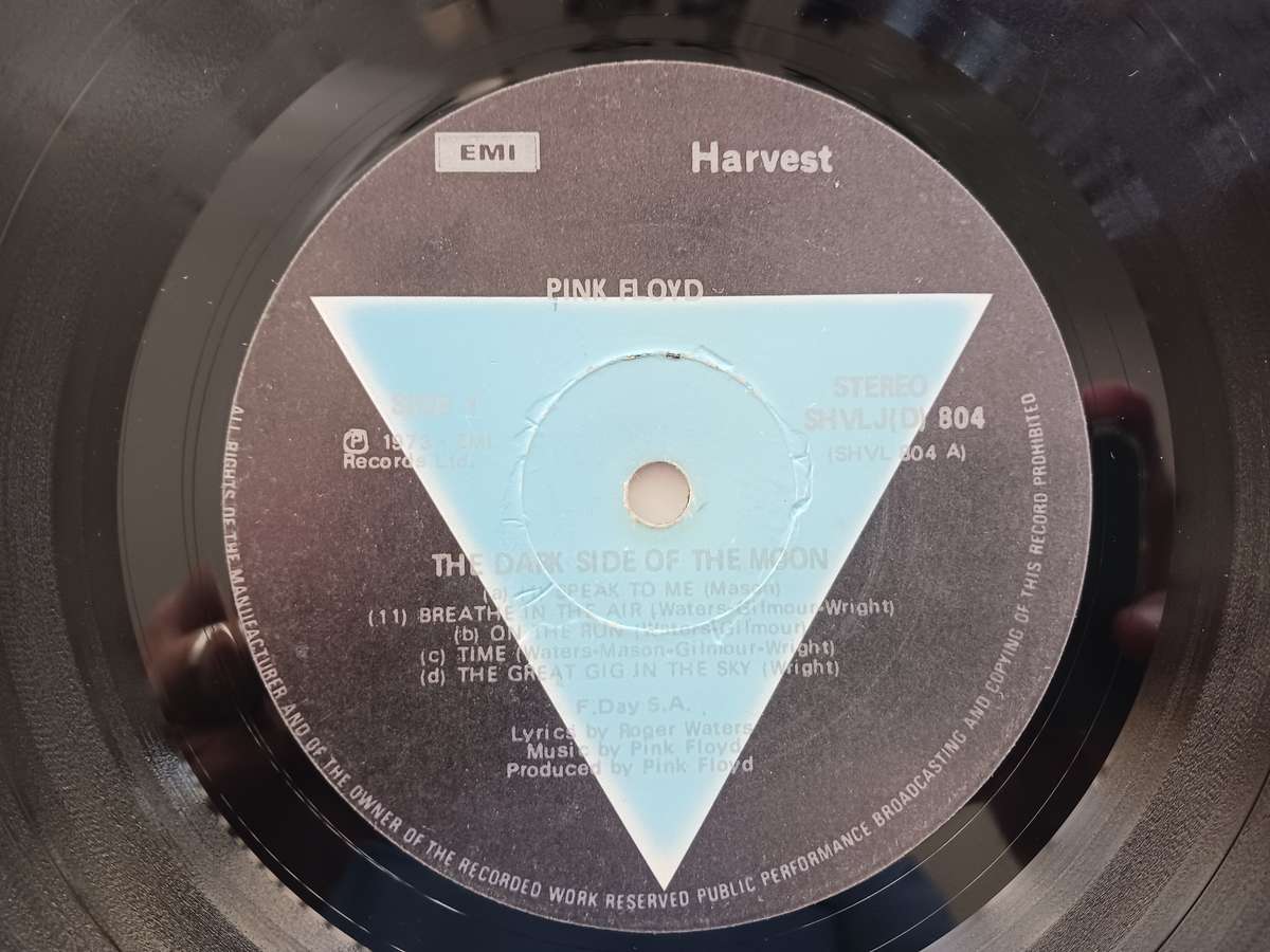 Pink Floyd - The Dark Side of the Moon  ( scarce 1973 SA released  LP - solid blue inverted prism )