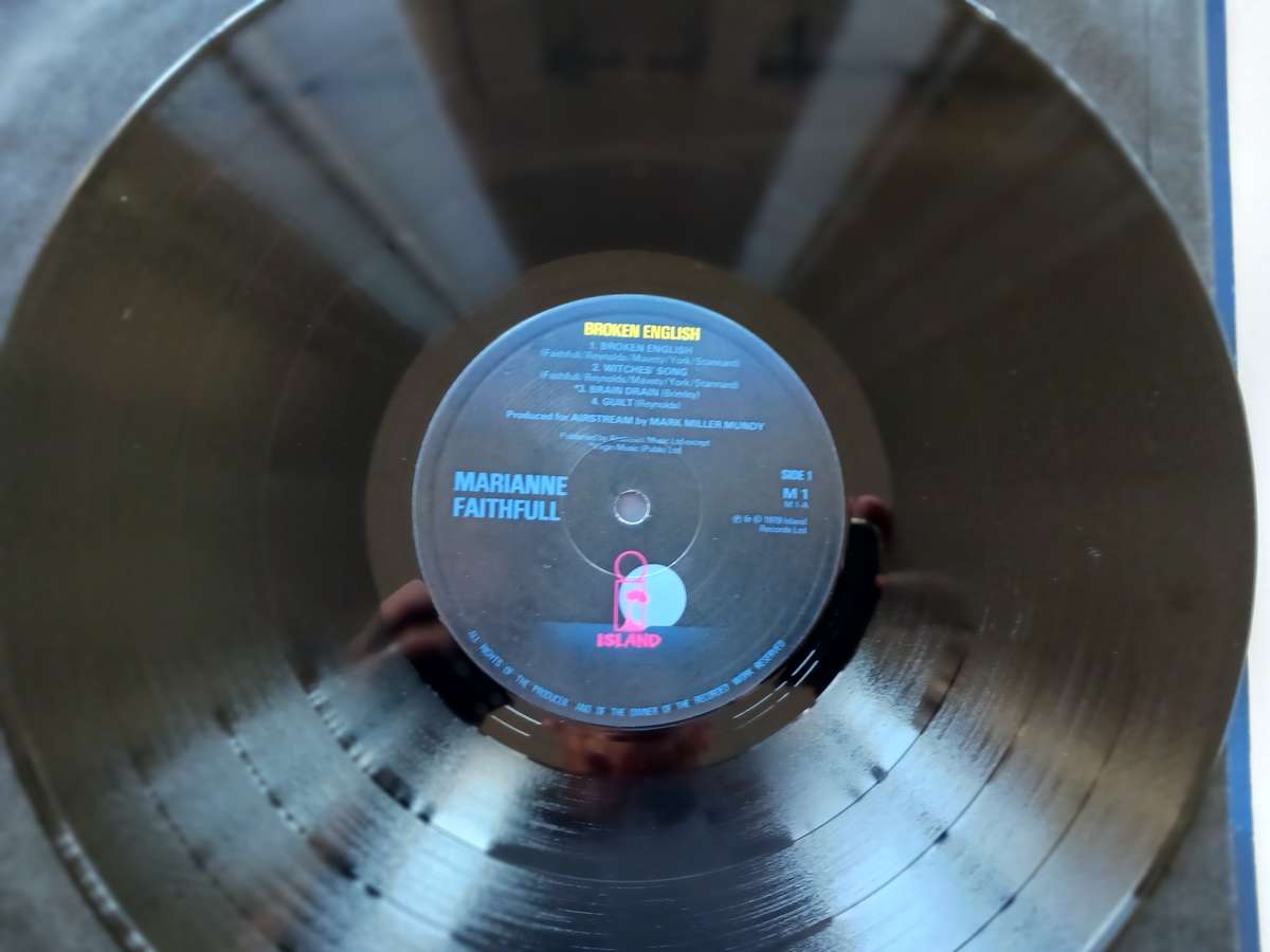 Marianne Faithfull - Broken English ( 1979 UK released LP NM  )
