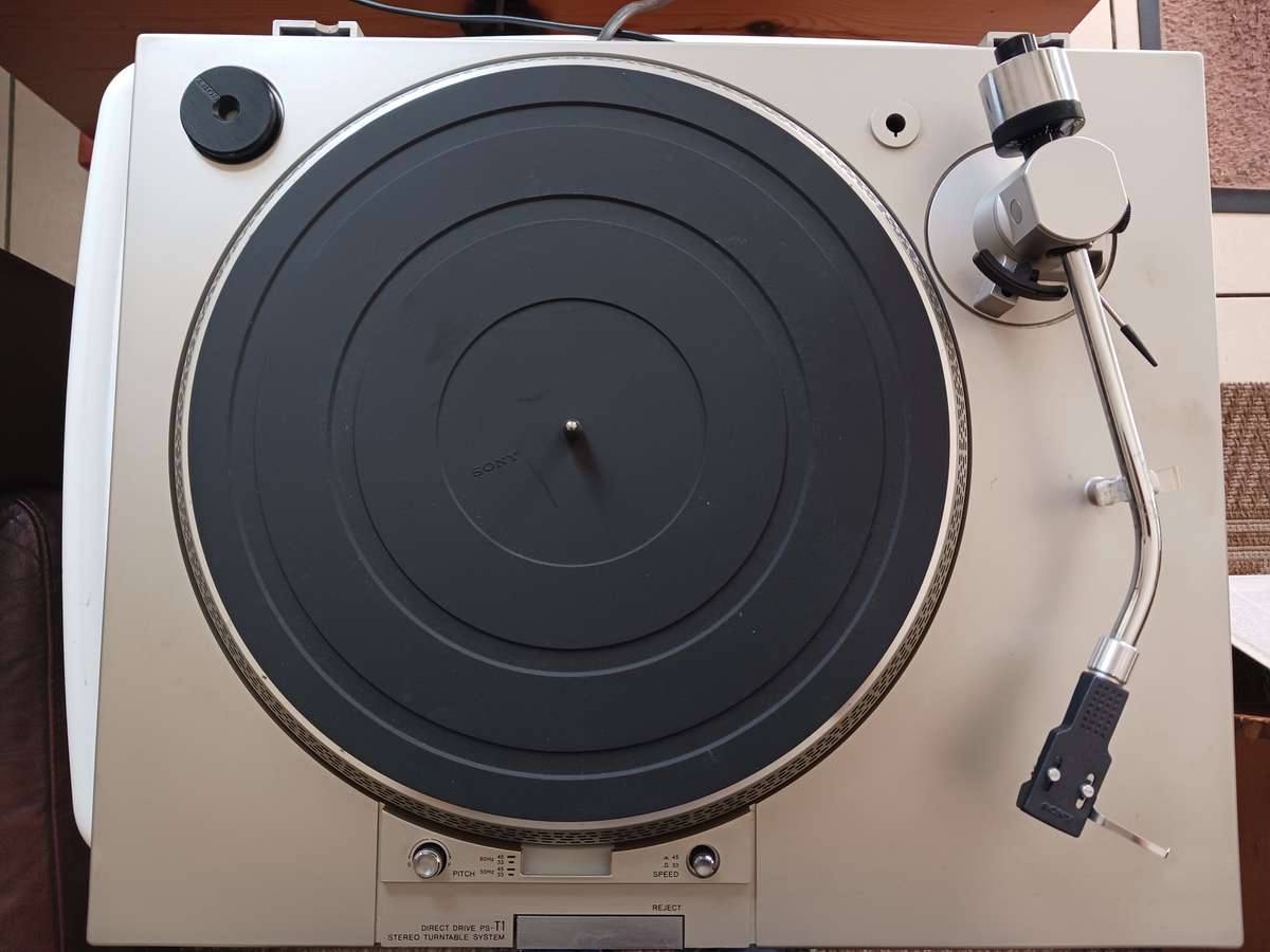Sony PS T 1  Turntable - In good working condition.