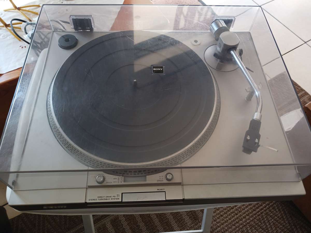 Sony PS T 1  Turntable - In good working condition.