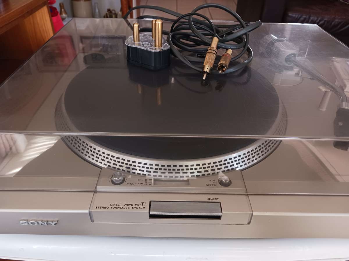 Sony PS T 1  Turntable - In good working condition.