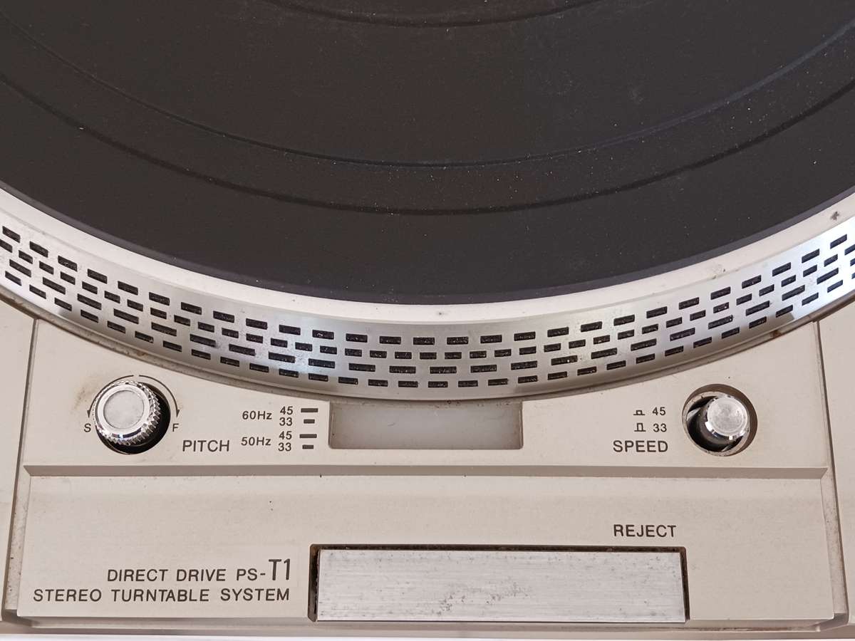 Sony PS T 1  Turntable - In good working condition.