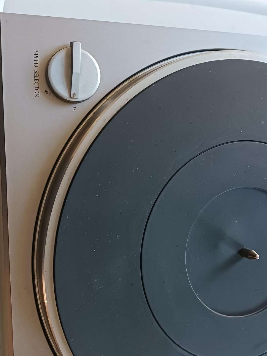 Sansui P-50  -   Turntable in a clean working  condition