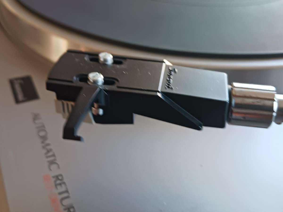 Sansui P-50  -   Turntable in a clean working  condition