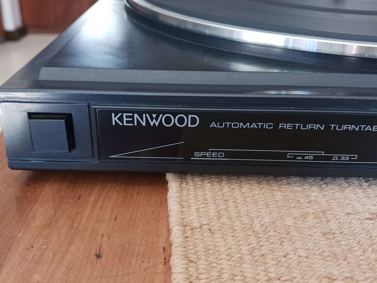 Kenwood Turntable - Model KD 37R ( in good working condition.)