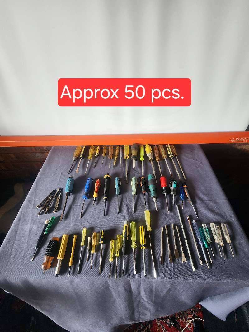 Mixed lot tools, screwdrivers.