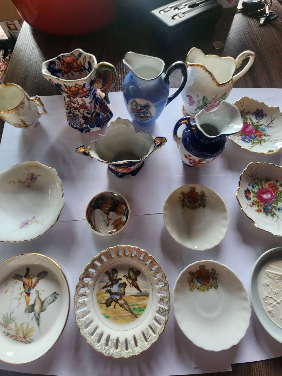 A collection of antique and vintage china and porcelain items,