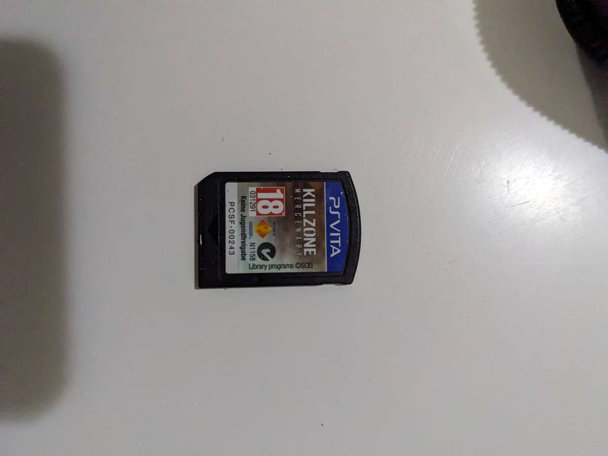 PlayStation Vita (2000 model)(With Case and Killzone Mercenary game)