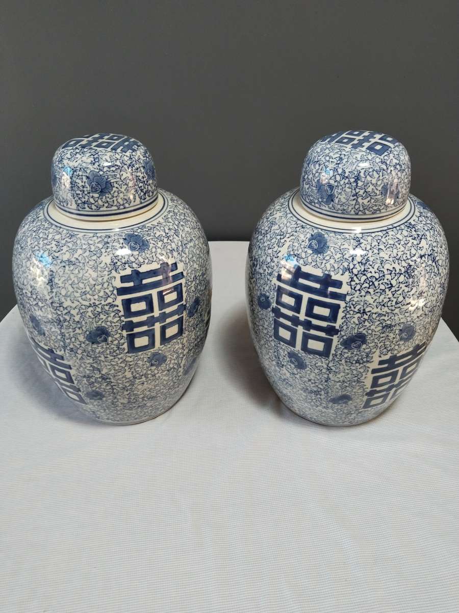 Large Blue and White Pair Chinese Vases with Lids