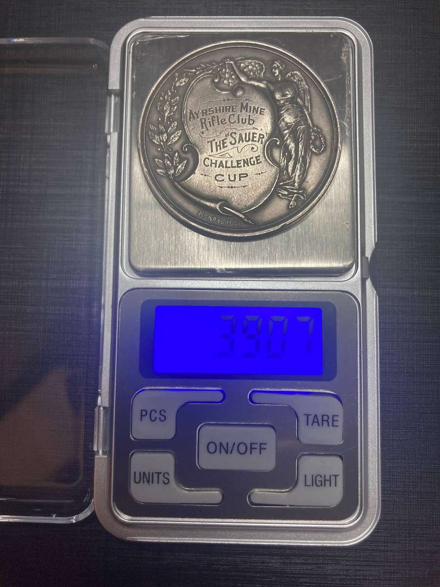 Hallmarked silver medallion (39g)
