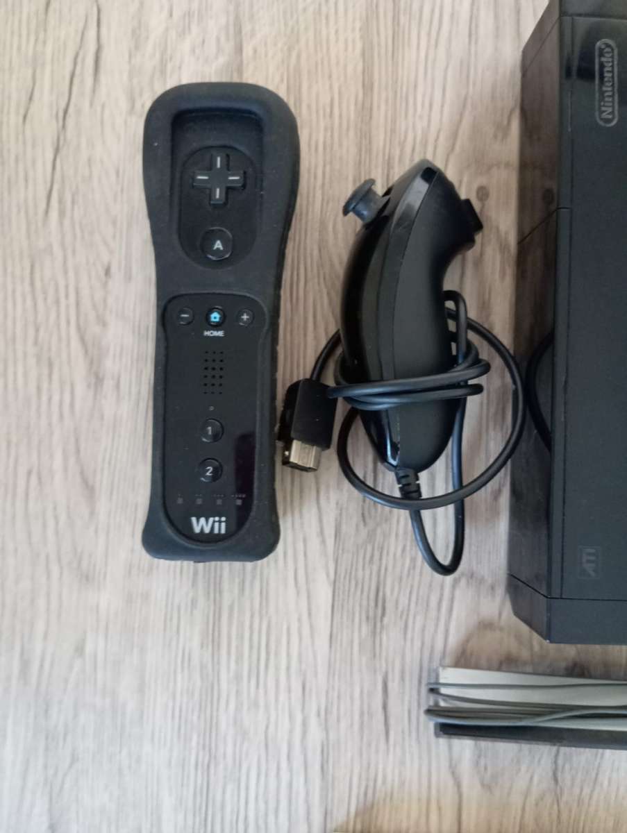 Wii Console complete with games