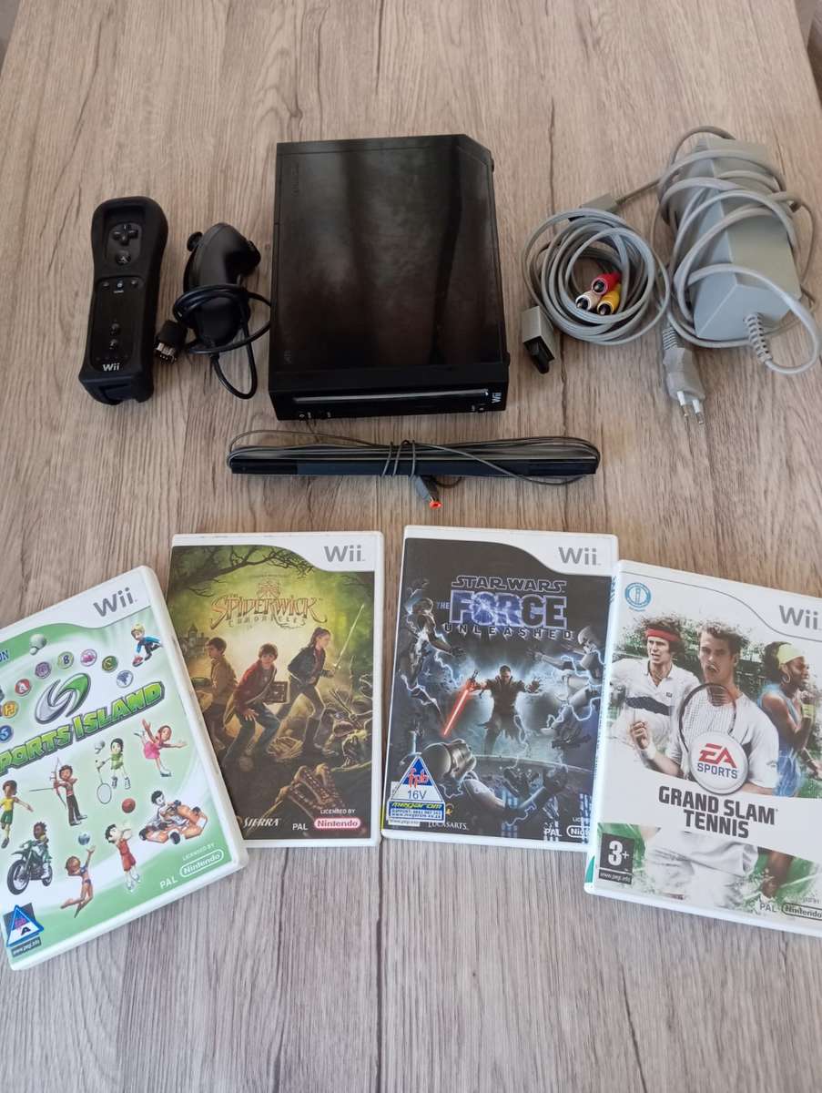 Wii Console complete with games