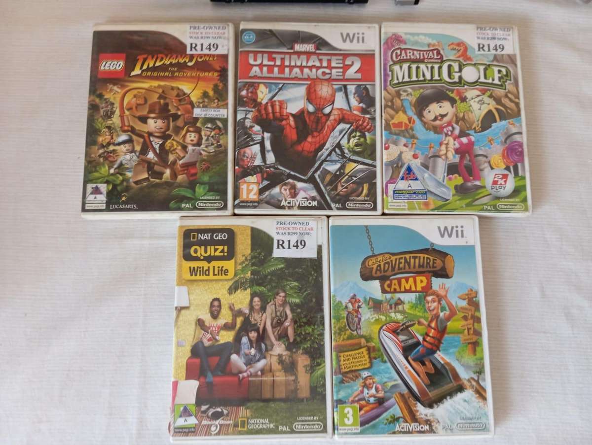 wii console complete with 5 games