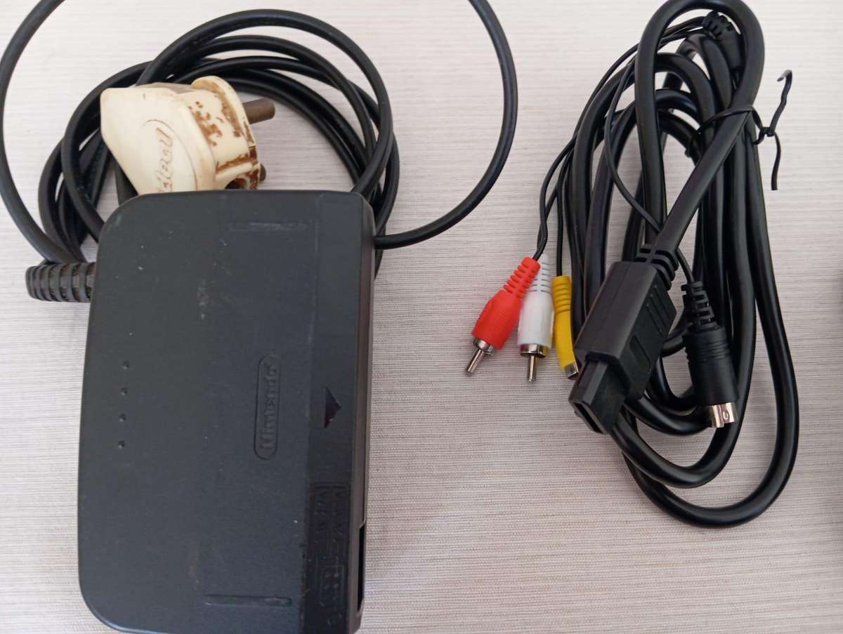 Nintendo N64 console and games