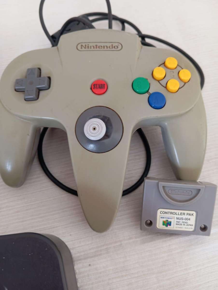 Nintendo N64 console and games
