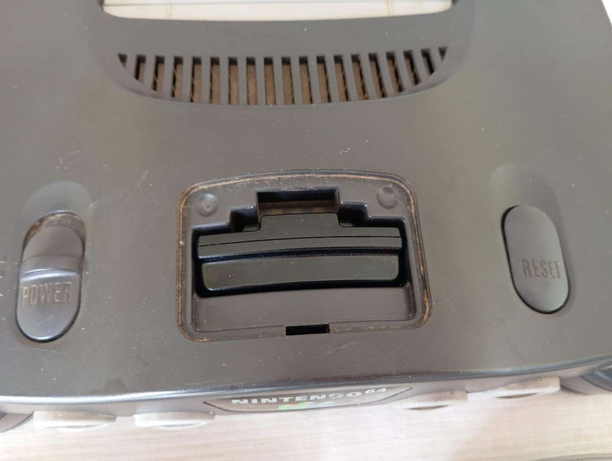 Nintendo N64 console and games