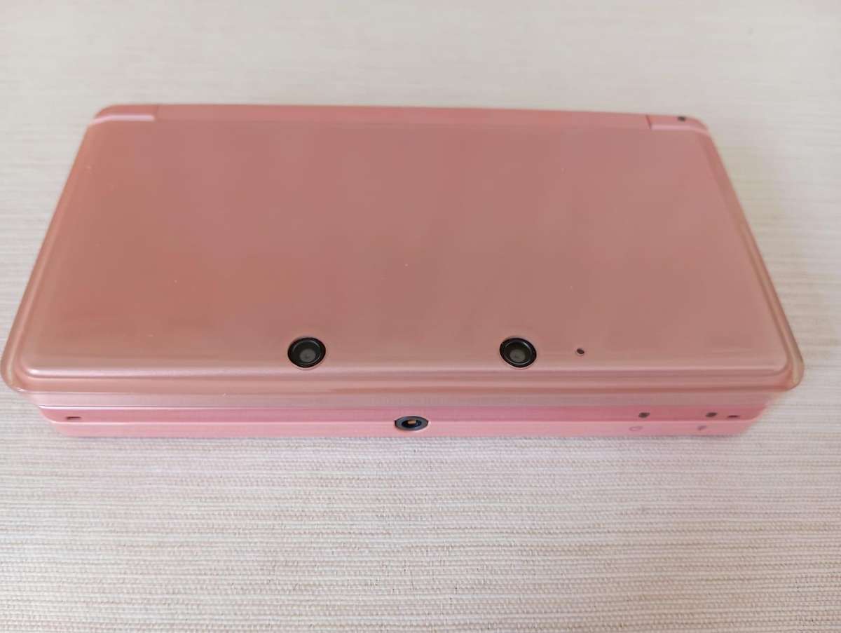 nintendo 3ds console pink