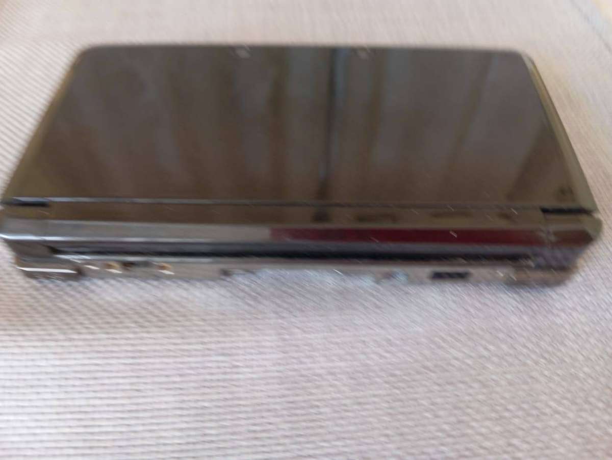 Nintendo 3DS - Cosmos Black with memory card