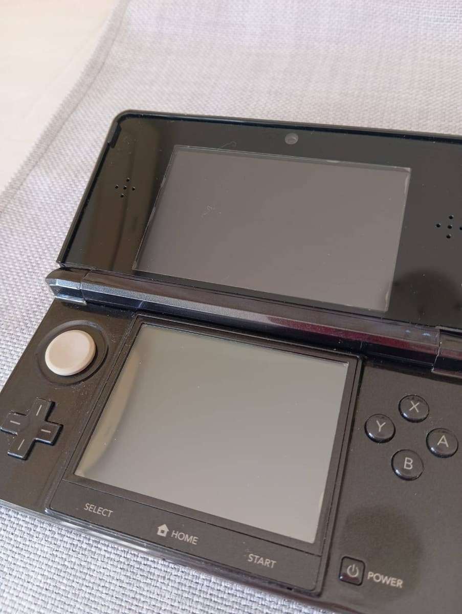 Nintendo 3DS - Cosmos Black with memory card