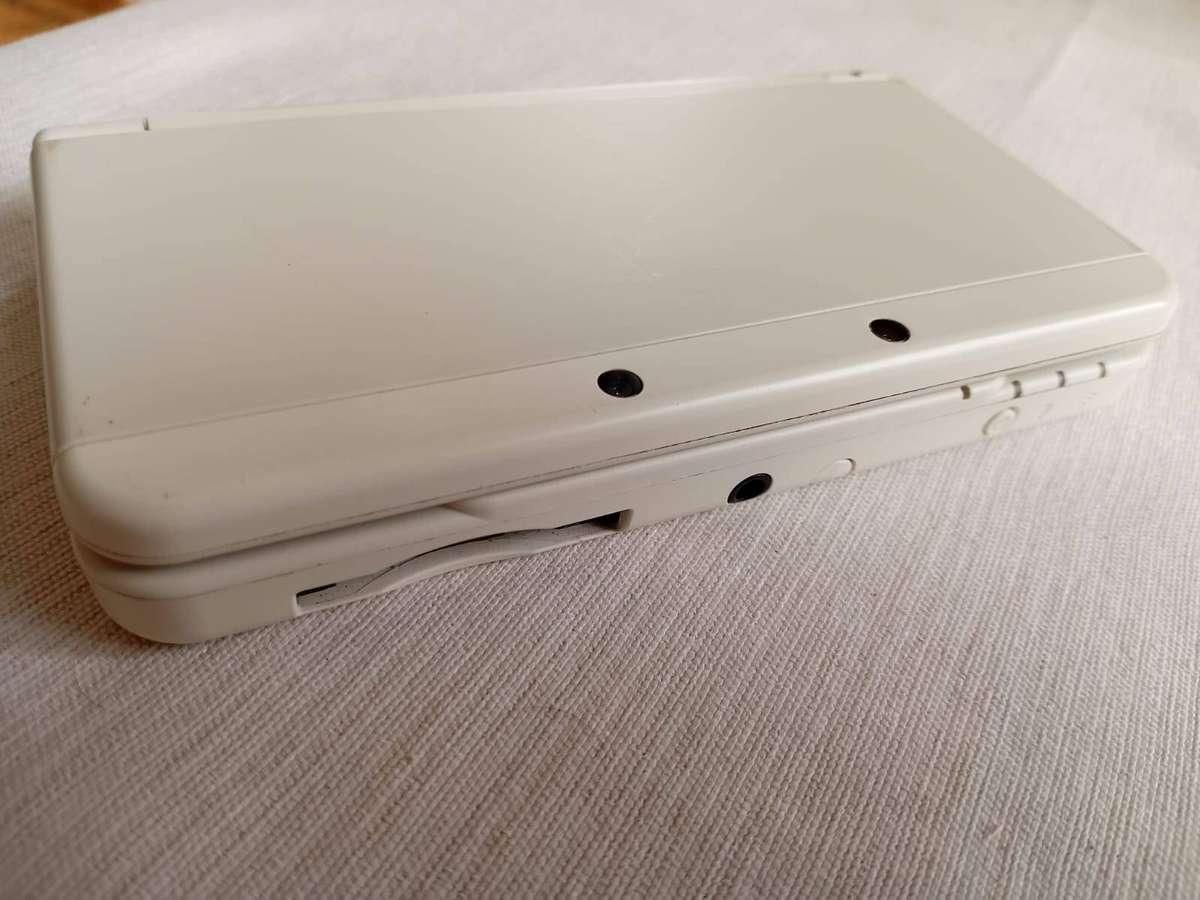 new nintendo 3ds console Boxed