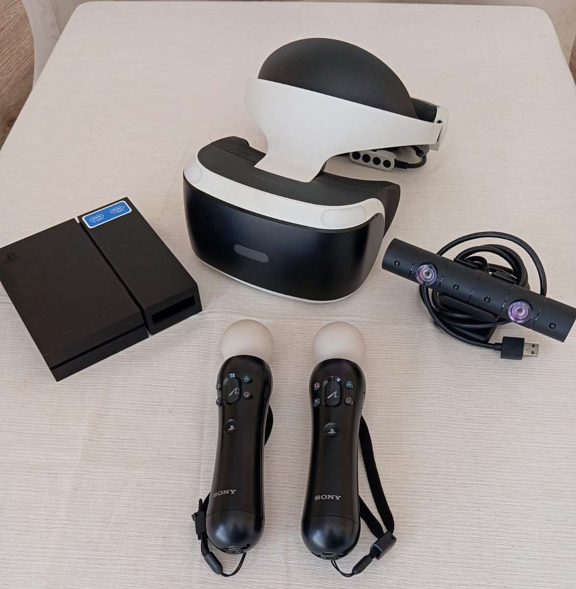 PSVR Headset + Playstation Move Controllers