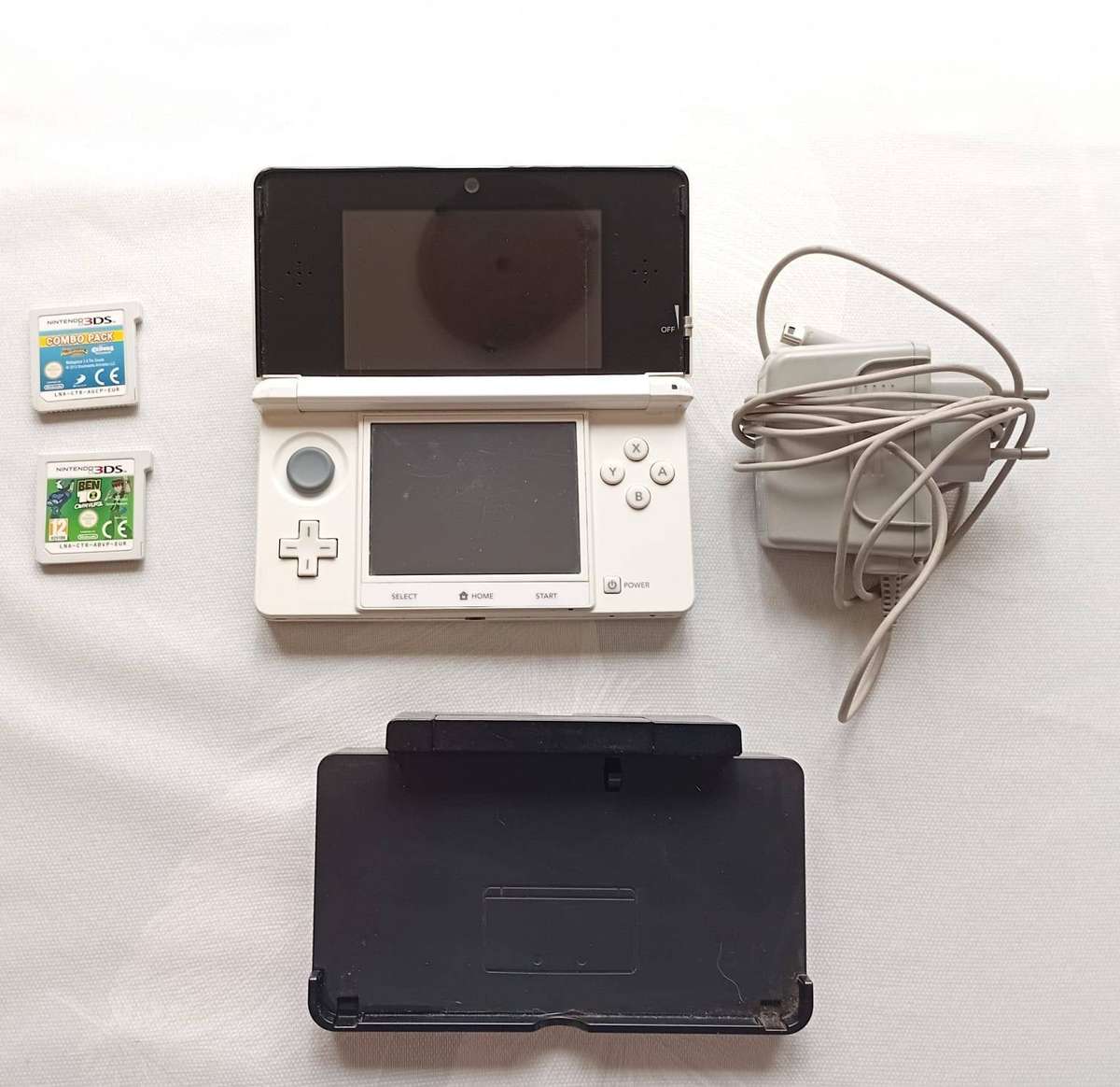Nintendo 3ds console + charger+charging dock + games