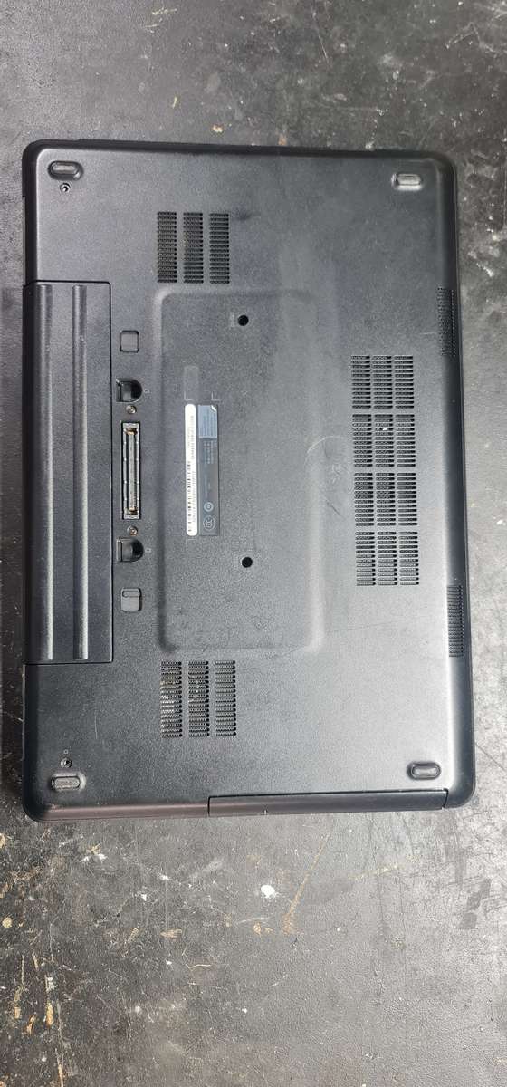 Dell i5 E5540 (Fixer Upper) (For Spares or Repair) (Switches on!)