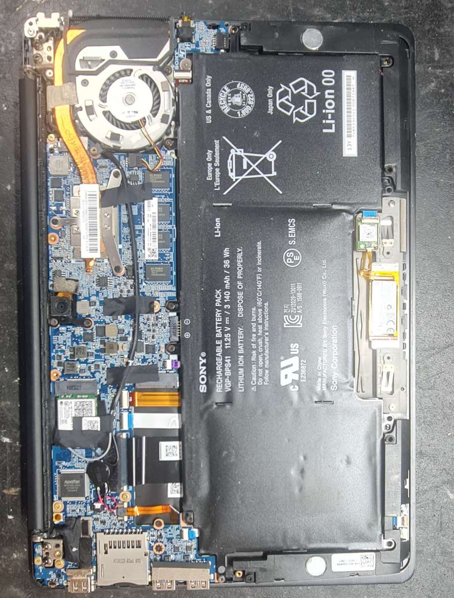 Sony Vaio (13" Touch/Tablet/Laptop) I7 4th Gen - 8GB Memory (Read Discription)