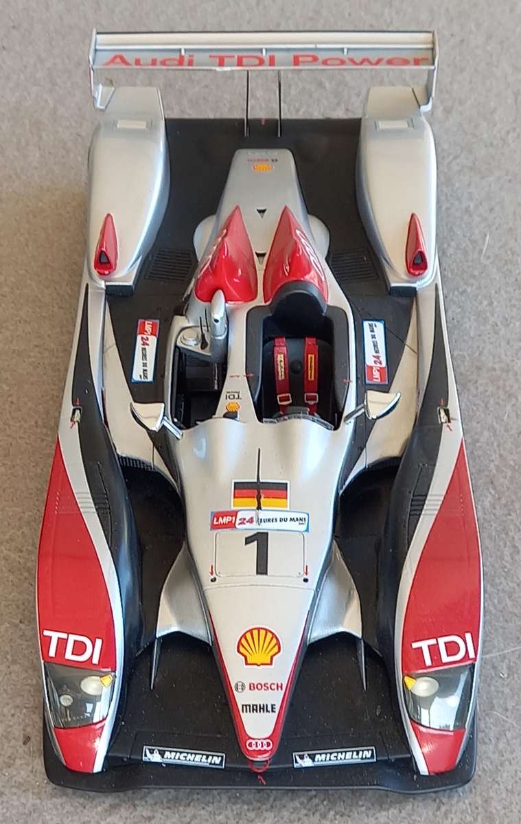 Audi R10 TDI - 2007 Le Mans winner - Spark 1/18