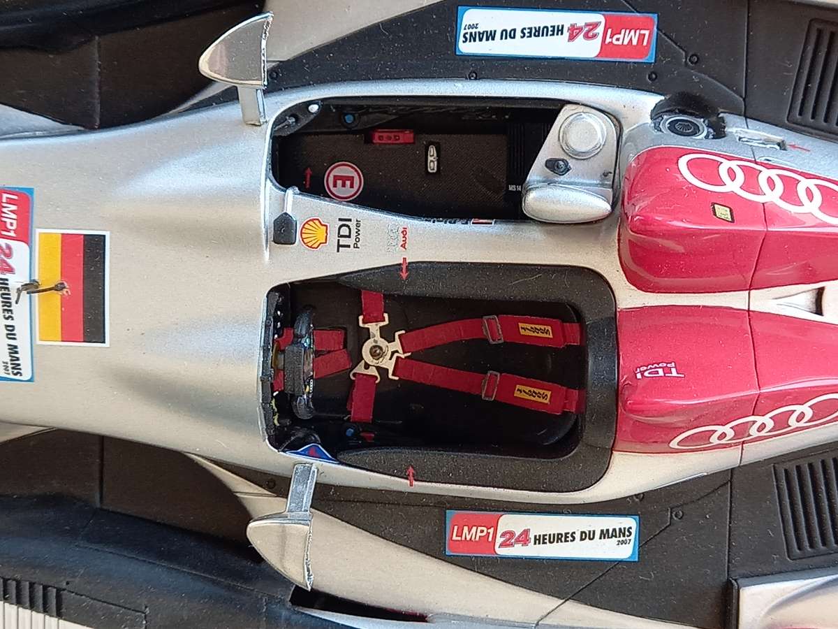 Audi R10 TDI - 2007 Le Mans winner - Spark 1/18