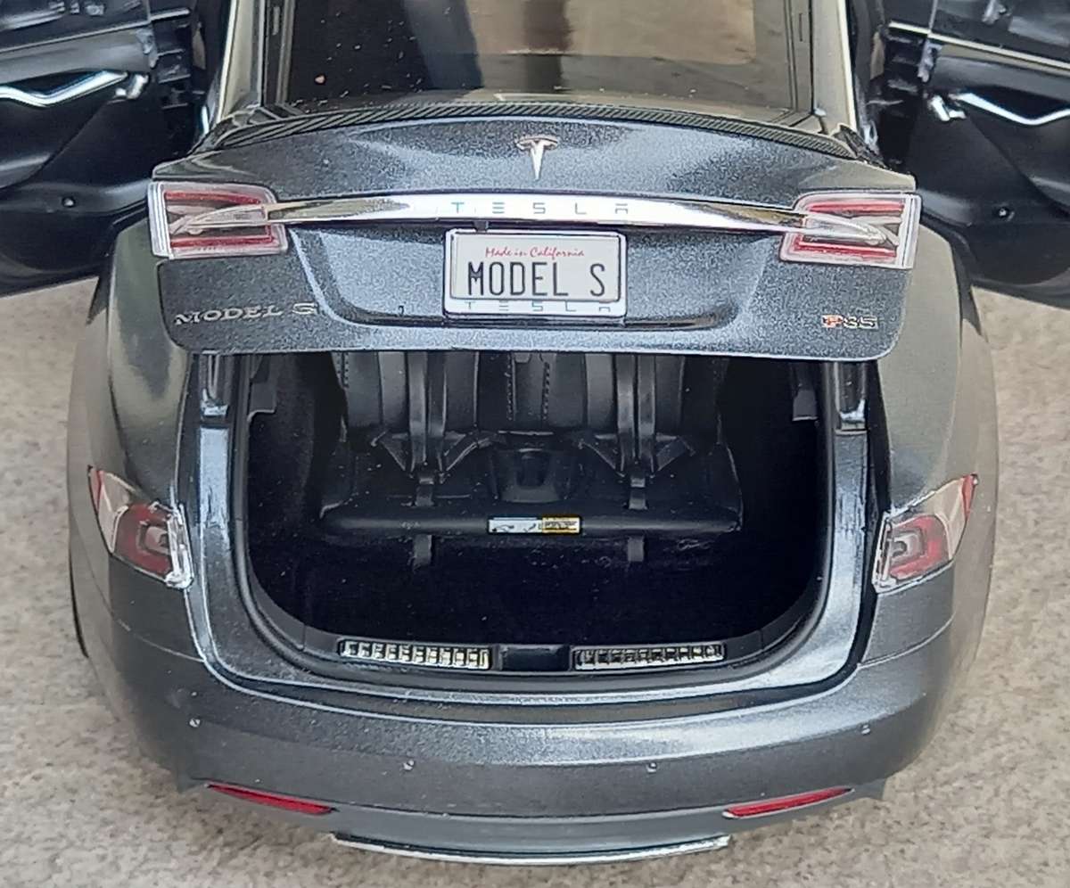 Tesla Model S Mk1 - Pioneer EV - 2013-2016