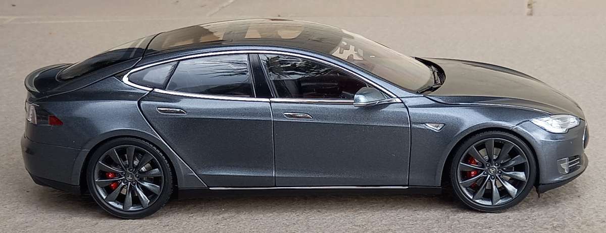 Tesla Model S Mk1 - Pioneer EV - 2013-2016