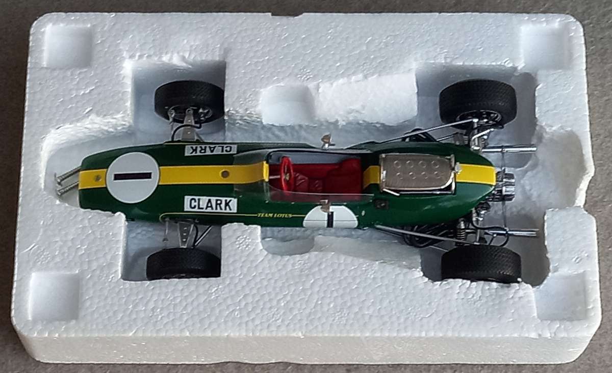 Lotus 33 - Jimmy Clark - 1965 World Champion - Spark 1/18