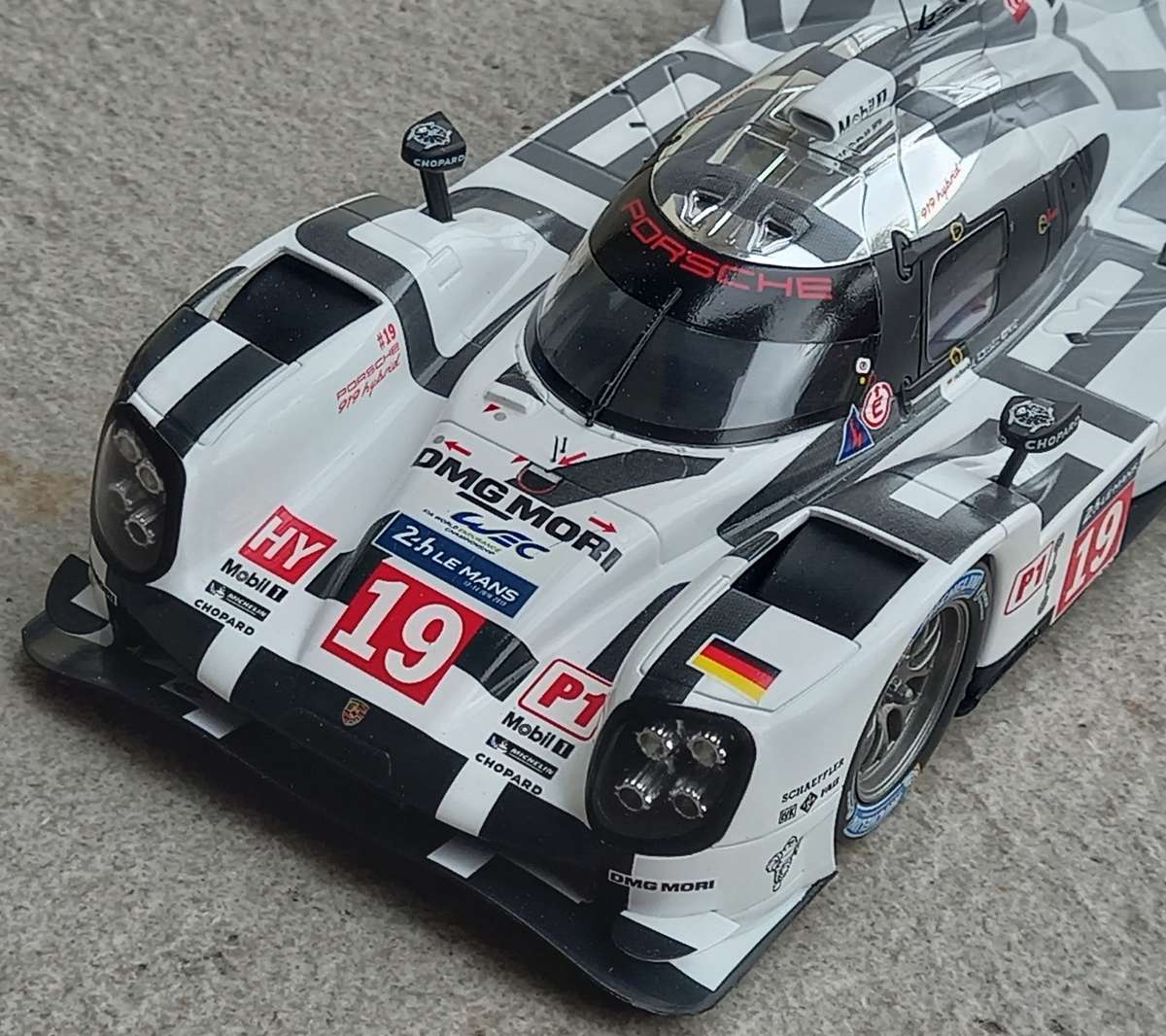 Porsche 919 - 2015 Le Mans winner - Spark 1/18