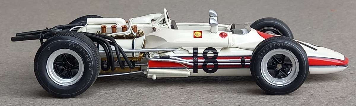 Honda RA302 - 1968 - Ebbro 1/20
