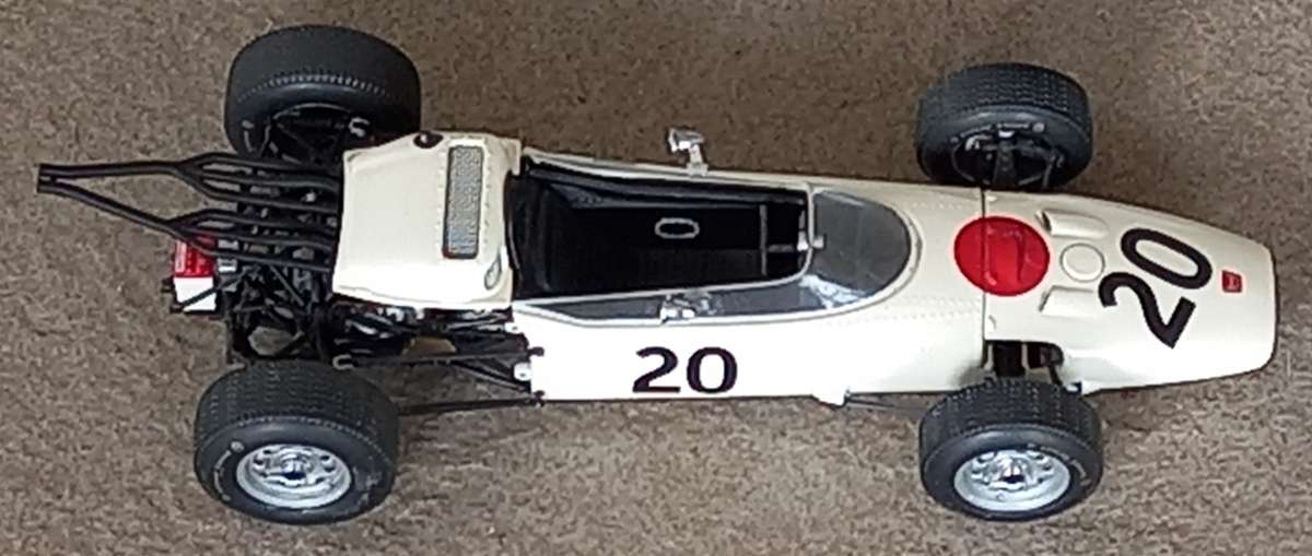 Honda RA271 - 1965 - Ronnie Bucknum - Ebbro 1/20