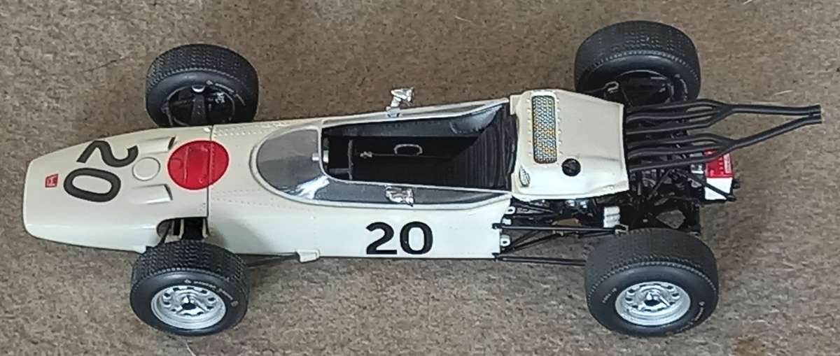 Honda RA271 - 1965 - Ronnie Bucknum - Ebbro 1/20