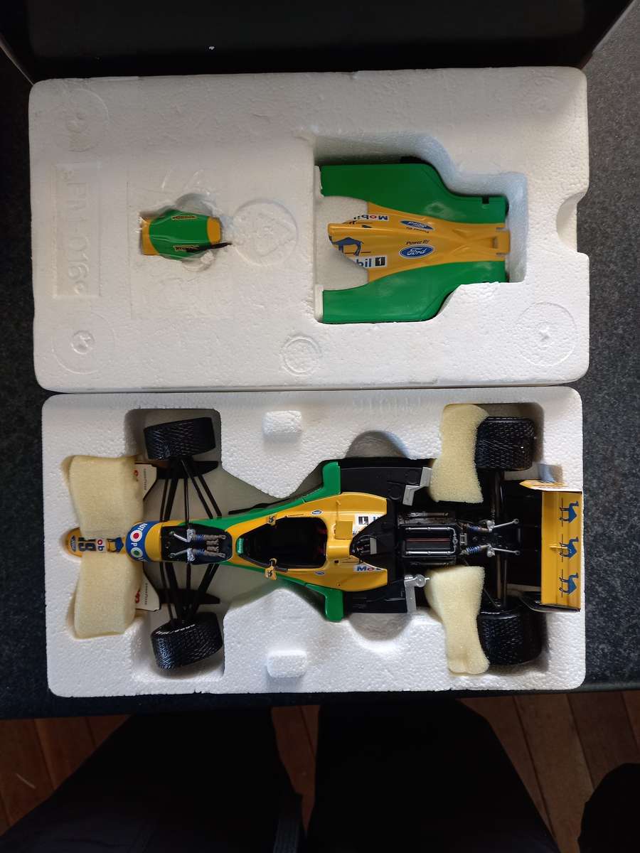Benetton B192 - Schumacher's first F1 win - 1992 Spa - Minichamps 1/18