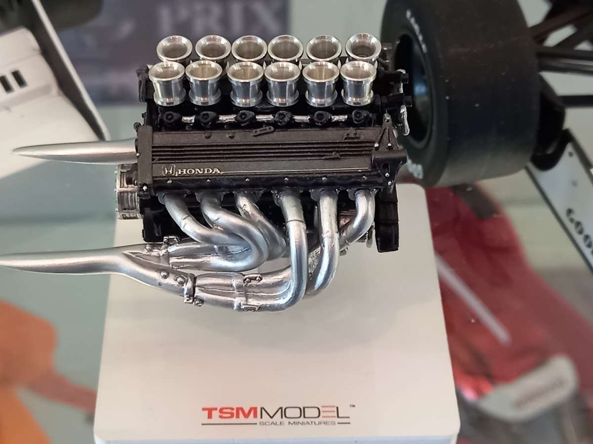 Honda RA121E V12 F1 engine - 1991/2 - Display stand - TSM 1/18