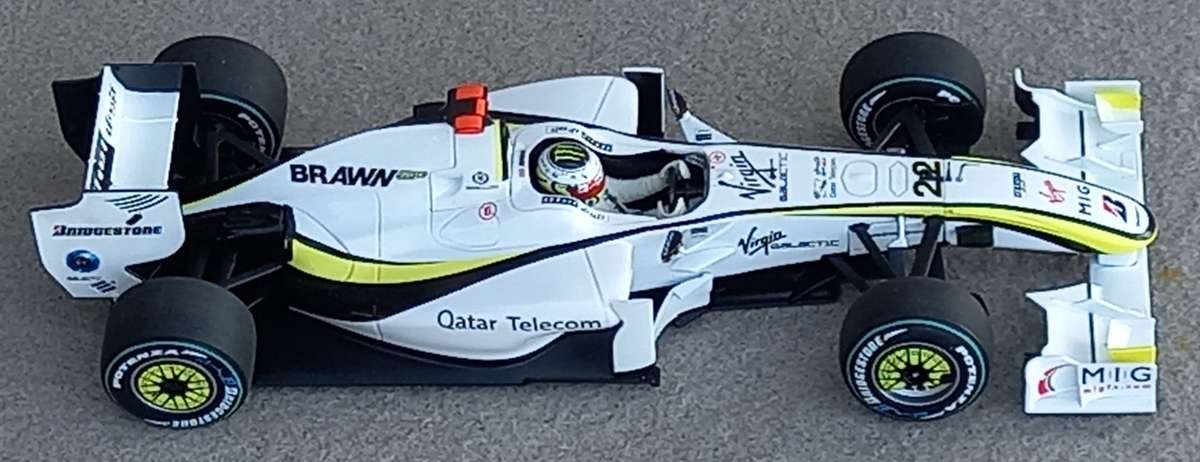 Brawn BGP001 F1 car - 2009 World Champion - Jensen Button - Minichamps 1/18