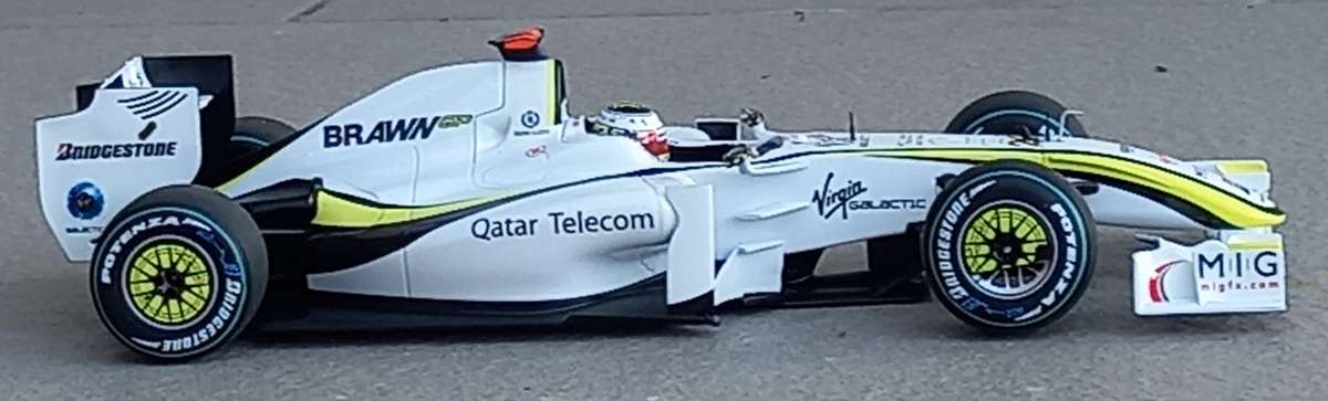 Brawn BGP001 F1 car - 2009 World Champion - Jensen Button - Minichamps 1/18