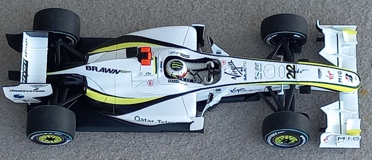 Brawn BGP001 F1 car - 2009 World Champion - Jensen Button - Minichamps 1/18
