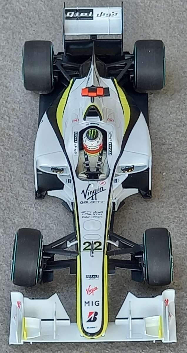 Brawn BGP001 F1 car - 2009 World Champion - Jensen Button - Minichamps 1/18
