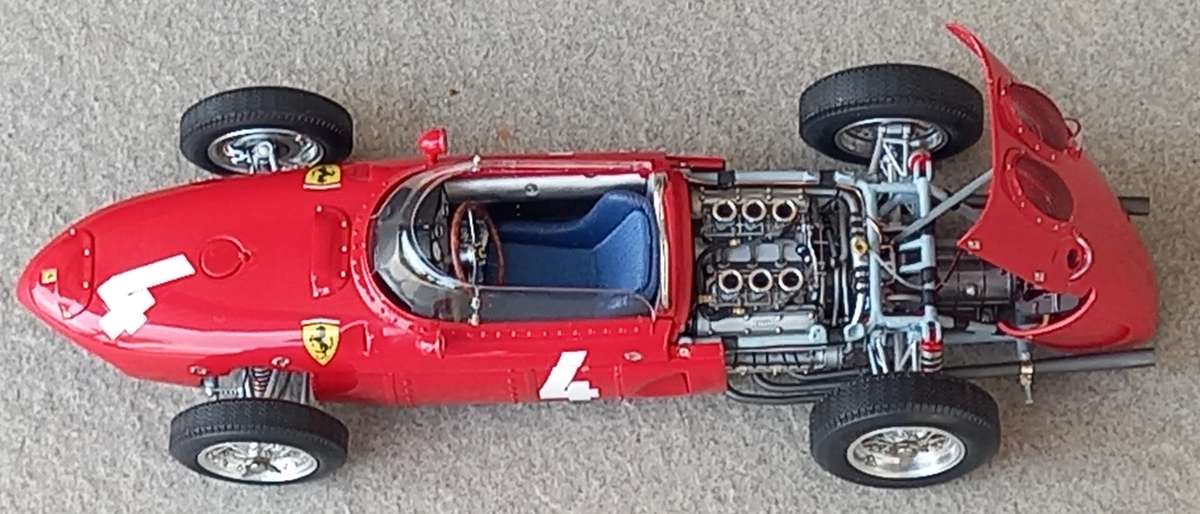 Ferrari Dino 156 - 1961 World Champion - P Hill - CMC 1/18