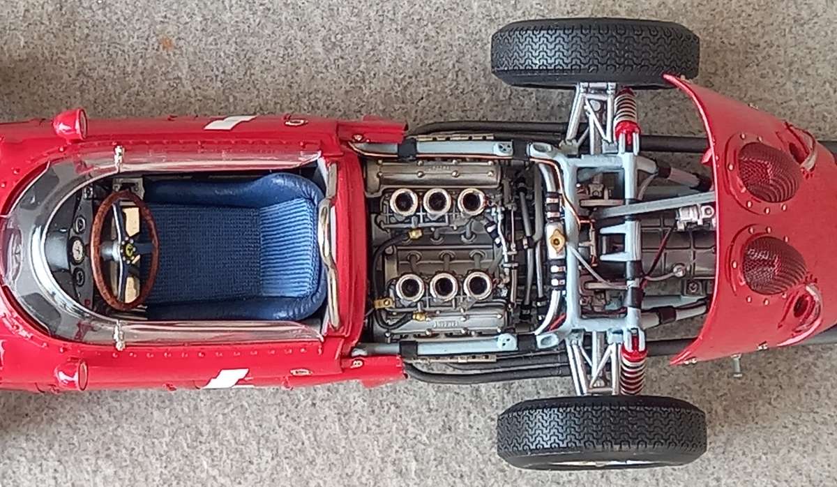 Ferrari Dino 156 - 1961 World Champion - P Hill - CMC 1/18