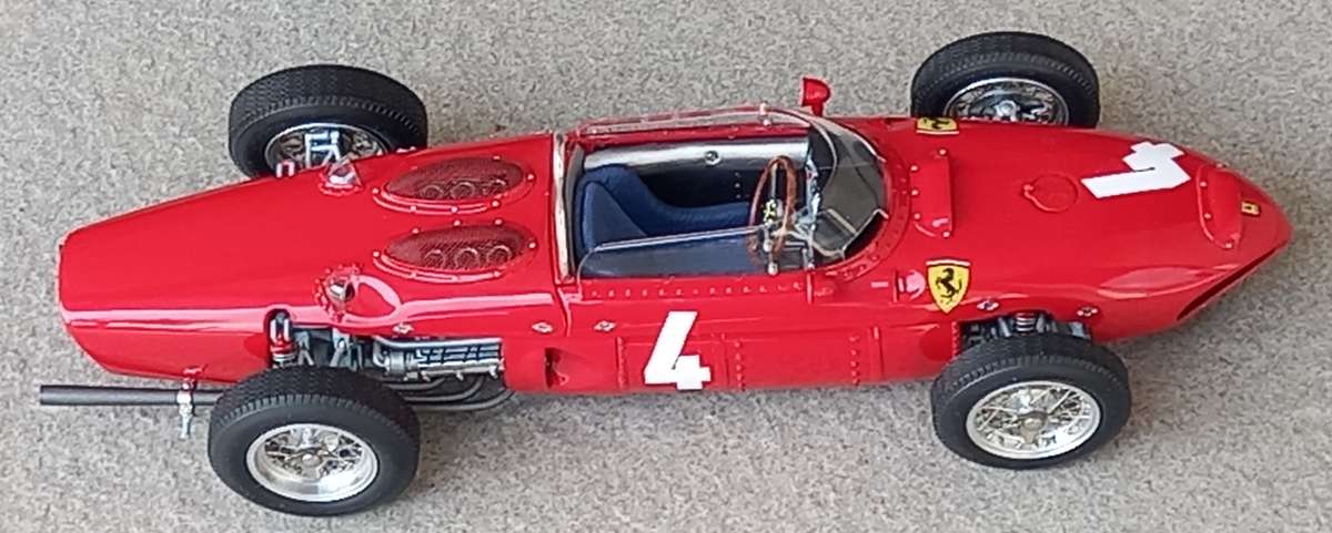 Ferrari Dino 156 - 1961 World Champion - P Hill - CMC 1/18